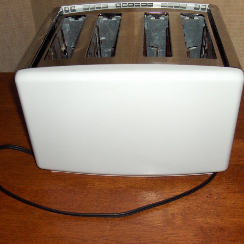 Toaster 1-4 Slice, Kenmore Toastmaster Cool Steel 01065C - Picture 5 of 9
